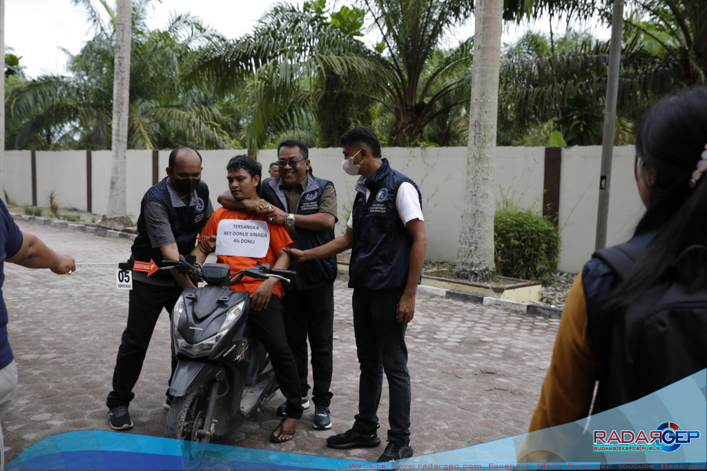 Polda Sumut Bongkar Transaksi Ekstasi di Galaxy Hall & KTV, Lima Tersangka Jalani Rekonstruksi